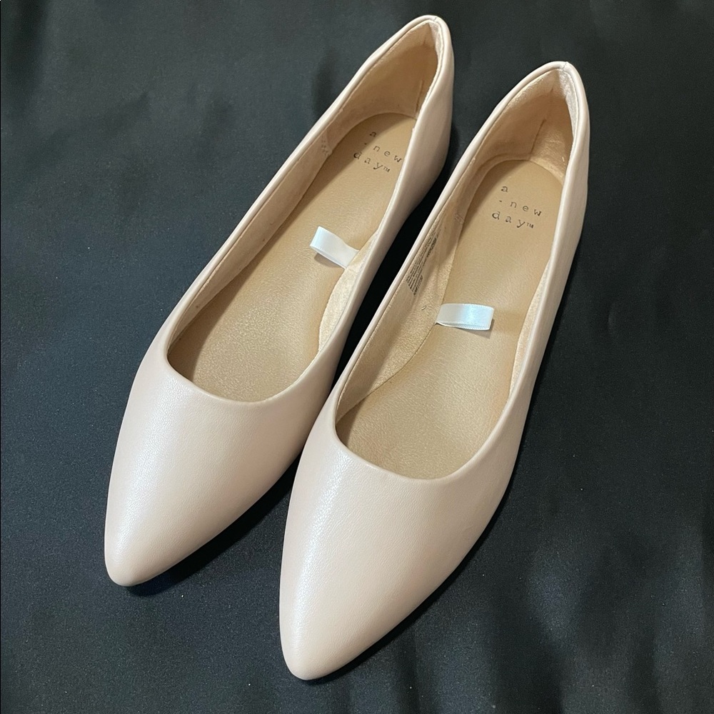 A NEW DAY - Tan Corinna Flats, size 8.5